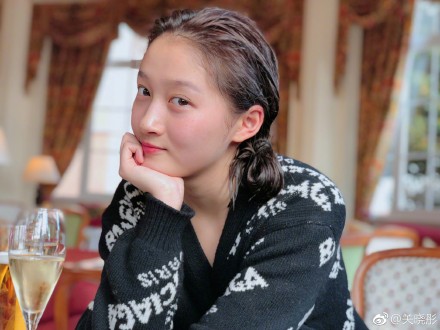 关晓彤欧阳娜娜美图,唐嫣关晓彤素颜谁的颜值仍然在线