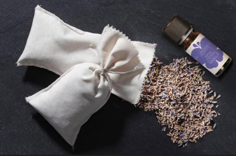 从新疆回去带点什么特产东西好呢,过年回家带的土特产