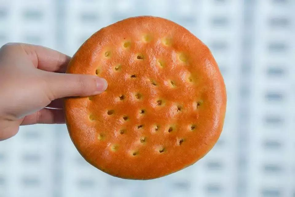 昌吉哪一家的馕做的好吃,昌吉最好吃的馕饼