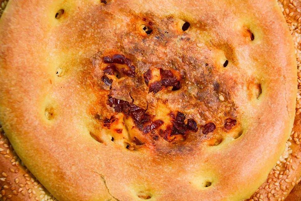 昌吉哪一家的馕做的好吃,昌吉最好吃的馕饼