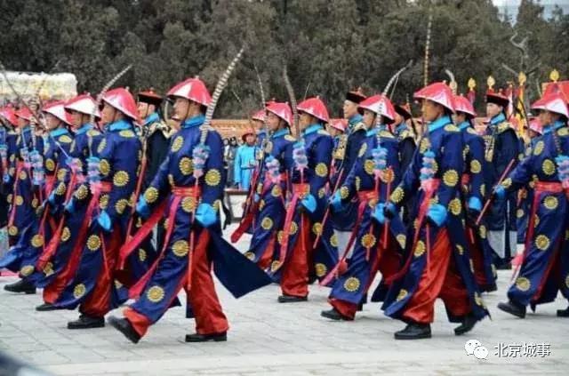 龙潭庙会地坛庙会哪个更值得一逛,没有了羊肉串的地坛庙会依然热闹