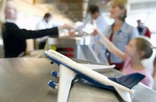 第一次带着宝宝坐飞机详细流程,第一次带两岁宝宝坐飞机详细流程