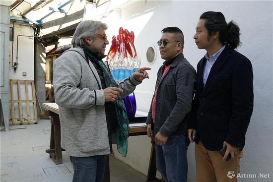 当代国际范“曾振伟的快乐人”