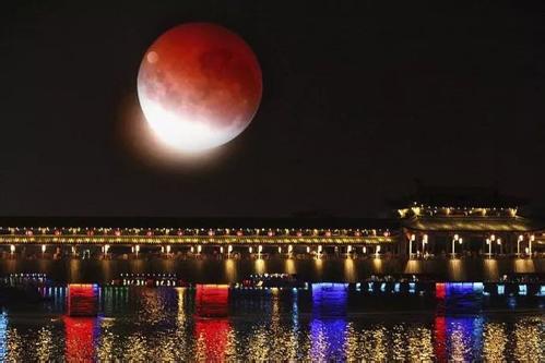 超级月亮配的诗句 (写超级月亮的诗句)