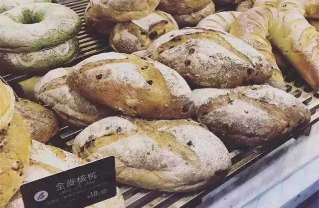 别再沉迷脏脏包了！咬上一口舌头都在雀跃的欧包，才是你的真爱！