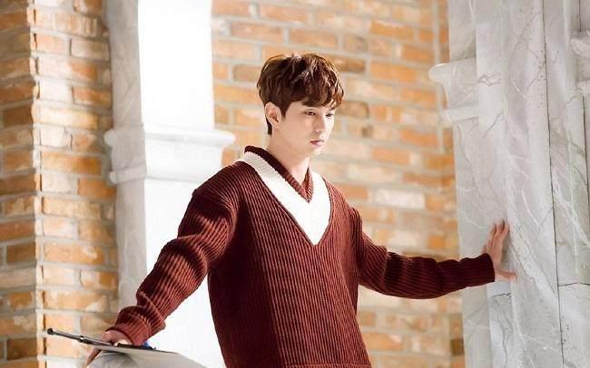 《不是机器人》，编剧脑洞太大，前男友才是“神助攻”！