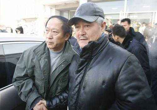 与赵本山齐名的小品艺术家,牛群和冯巩成名