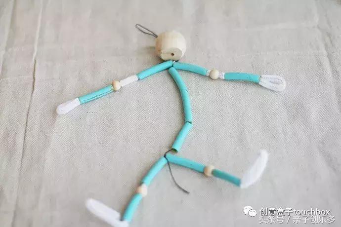 周末在家给孩子做什么玩具,熊孩子在家玩手机