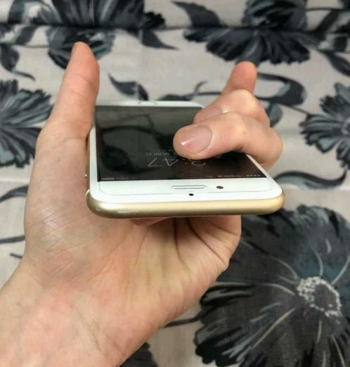 成色极品，这部卡贴的iPhone7只要两千块！性价比给力！