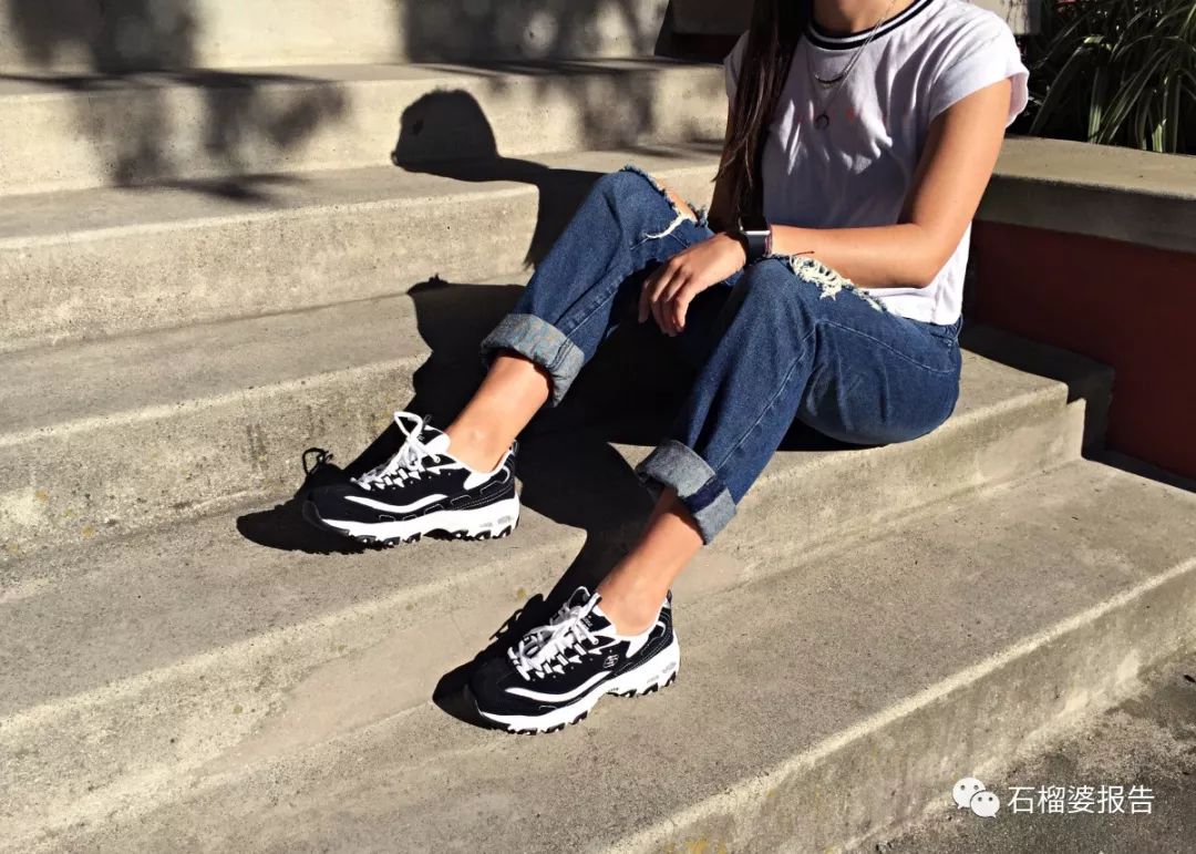 今年最流行的小黑鞋,小白鞋和拼色熊猫鞋哪个更好搭配