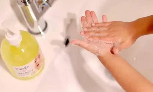 宝宝一到晚上就挠头挠屁股,宝宝每晚睡不好各种挠