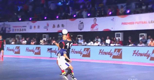 小罗五人制足球,足球精灵小罗过人技巧