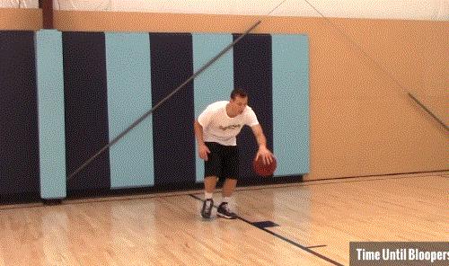 左手差的选手的运球连招,如何强化左手运球