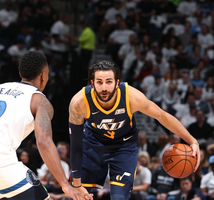 韦少抢断任人秀视频,威少刷神龟教学