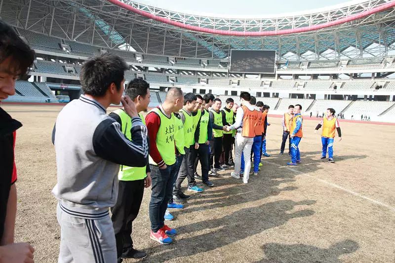 星旭实业2018年金意陶瓷砖|卡思摩地板贺岁杯足球赛在南昌举行