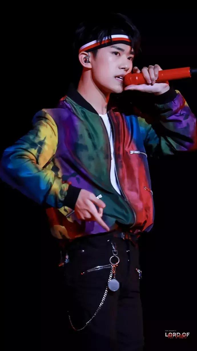 魔法城堡tfboys易烊千玺solo,易烊千玺个人舞台solo舞蹈