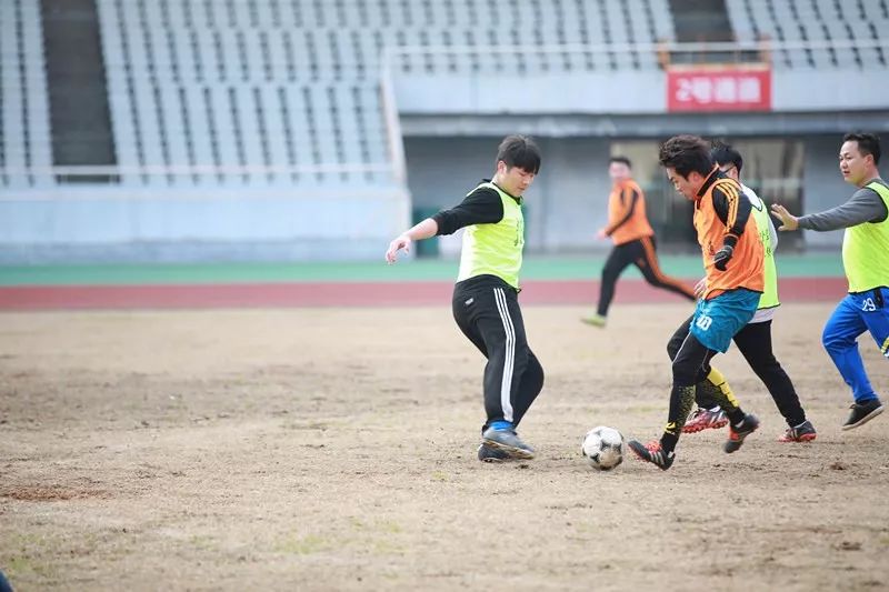 星旭实业2018年金意陶瓷砖|卡思摩地板贺岁杯足球赛在南昌举行
