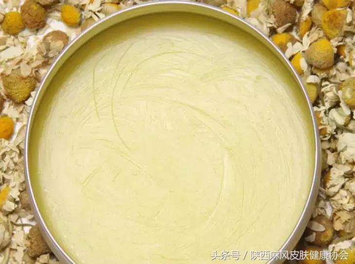 唇炎患者怎么保湿皮肤好,唇炎唇部干燥的厉害如何滋润