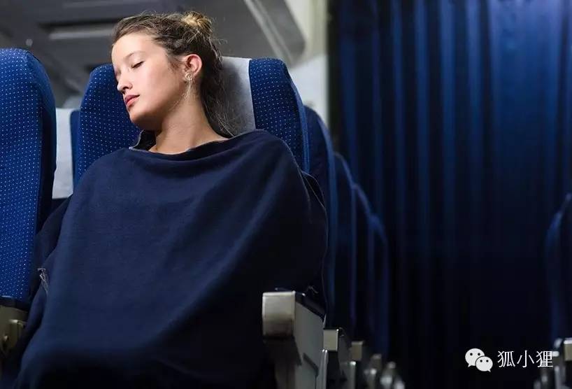 坐飞机100个小技巧,坐飞机旅行省钱技巧