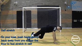 门将k字形封堵劈叉,5人足球门将出击教学