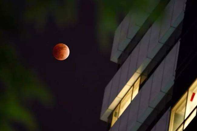 超级月亮配的诗句 (写超级月亮的诗句)