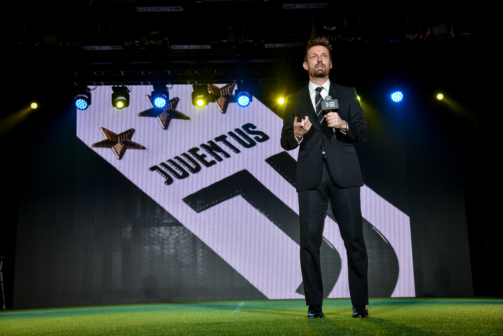 尤文图斯队歌完整版原唱,尤文图斯开场队歌