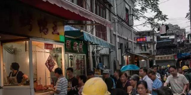 魔都最漂亮的公交,魔都最好吃的小吃一条街