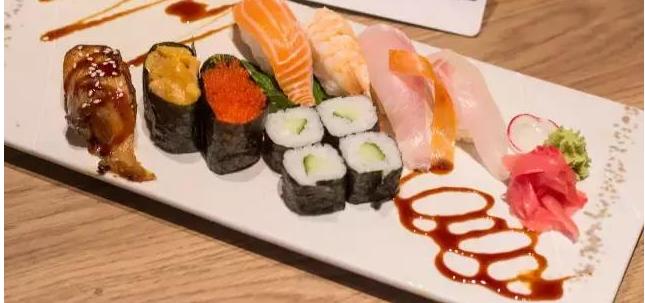 魔都最漂亮的公交,魔都最好吃的小吃一条街