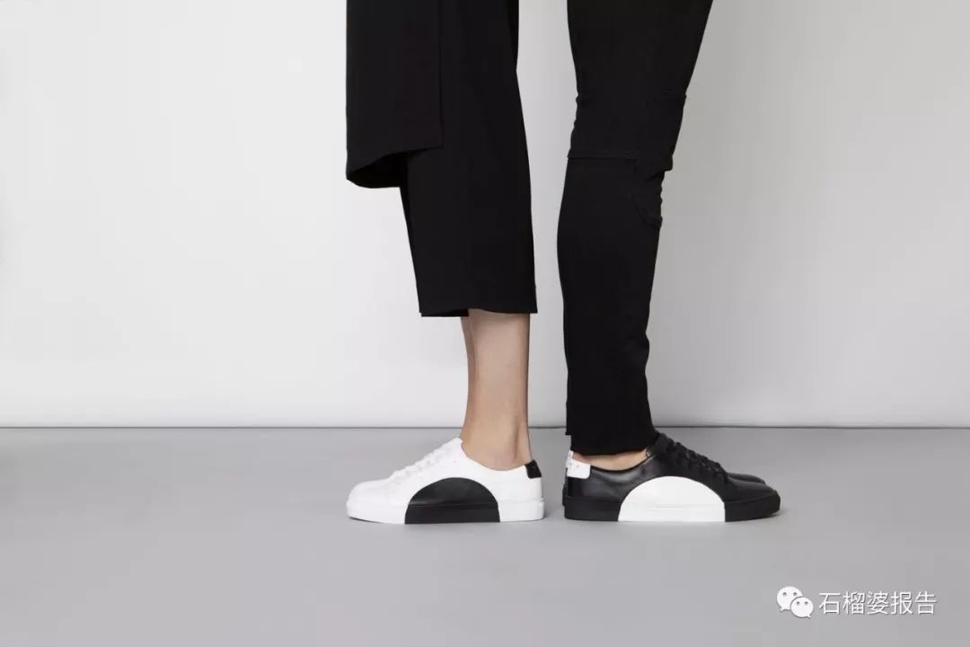 今年最流行的小黑鞋,小白鞋和拼色熊猫鞋哪个更好搭配