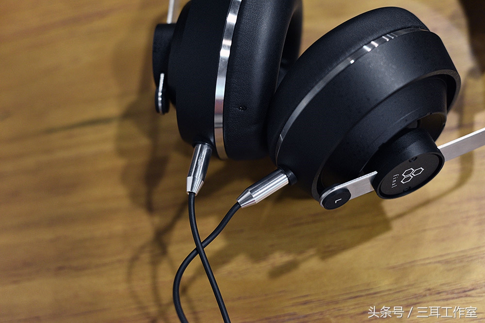 别看这业界奢牌的耳机样子很巨大但是却很好推