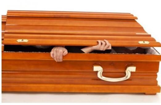 足球比赛时被闪电击死的球员,史上最惨烈十大足球意外