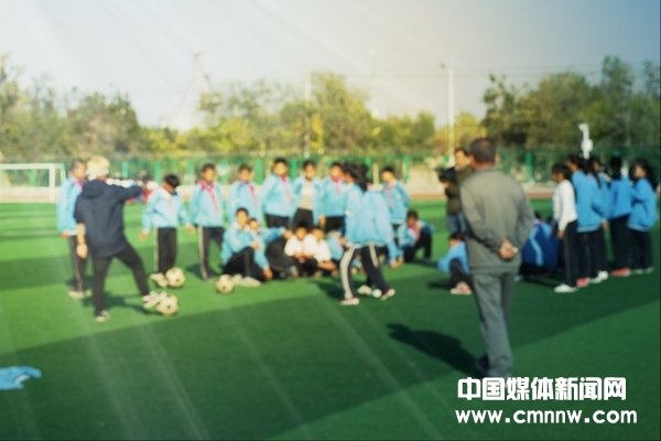 秋色中的*疆新**——故乡高泉（三）