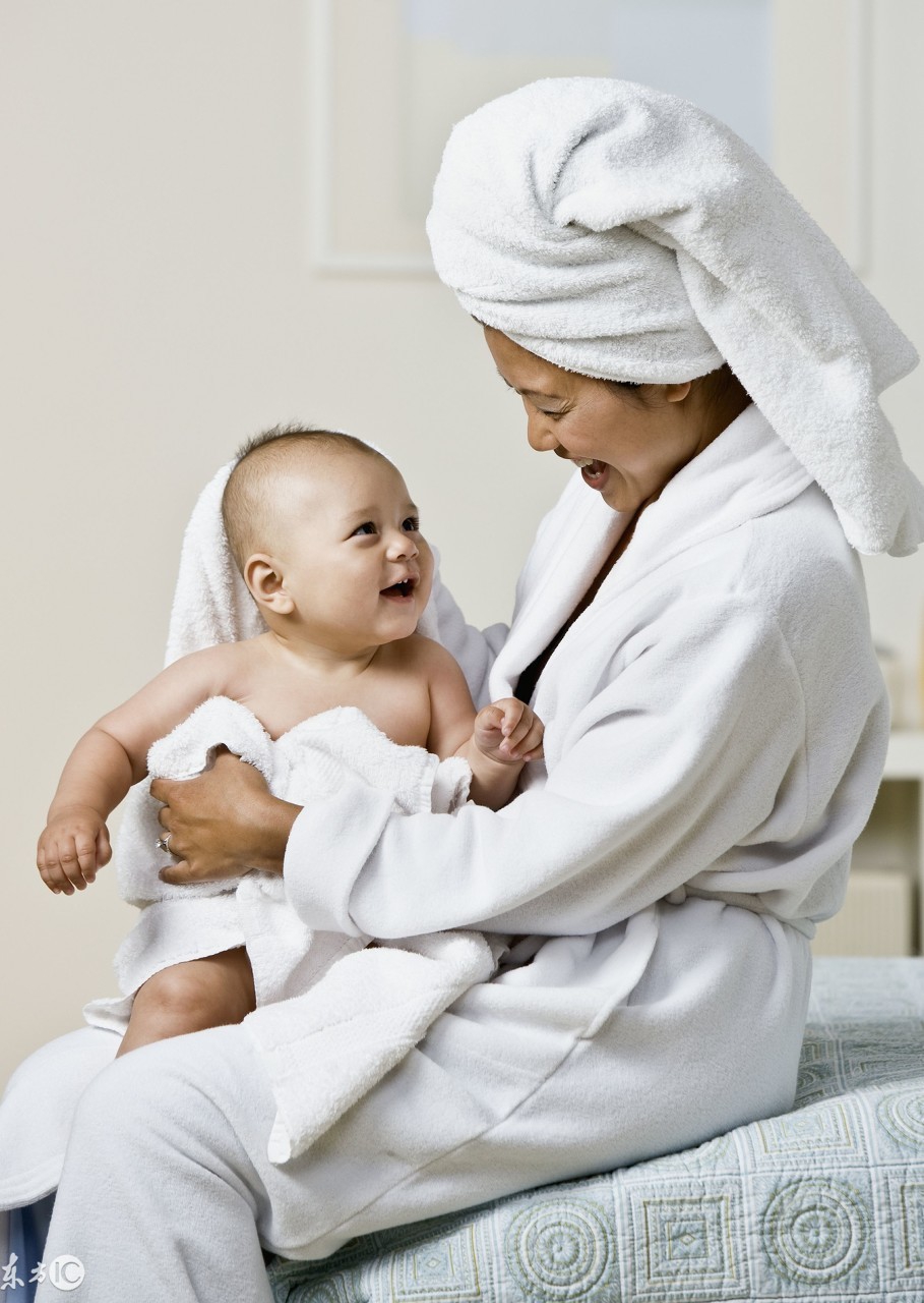 妈妈护理婴儿湿疹的妙招,湿疹流黄水头垢怎么去除婴儿