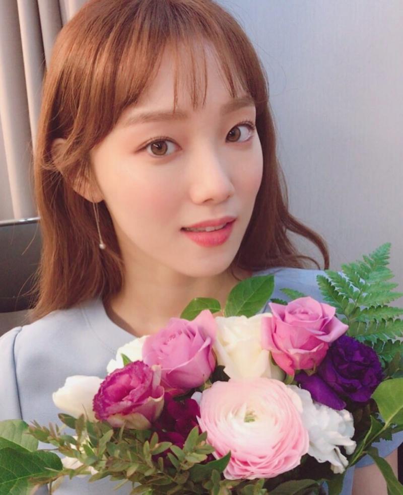 肉粉色唇泥盖唇色,肉粉色唇色