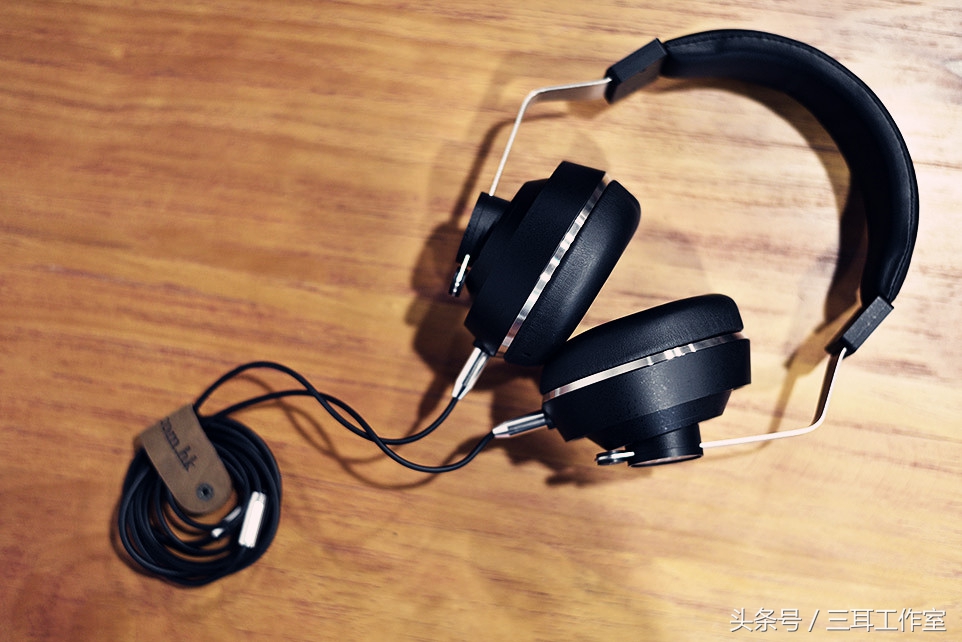 别看这业界奢牌的耳机样子很巨大但是却很好推