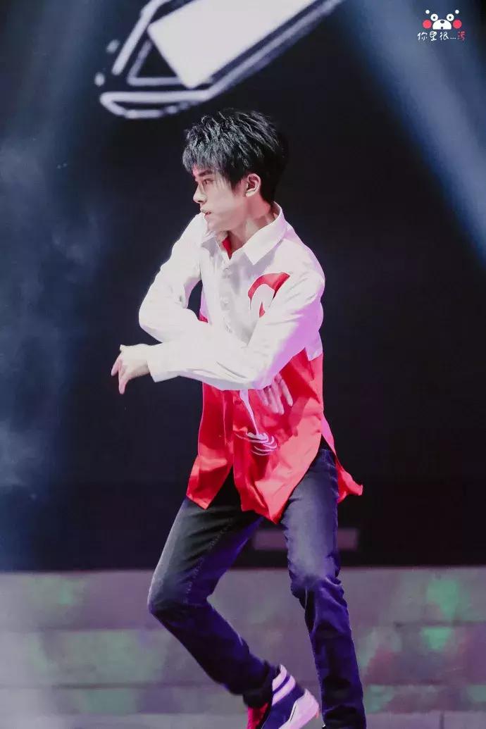 魔法城堡tfboys易烊千玺solo,易烊千玺个人舞台solo舞蹈