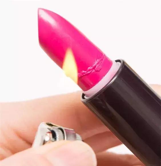 最简单修复断掉的口红,粉底液和口红断了该怎么修复