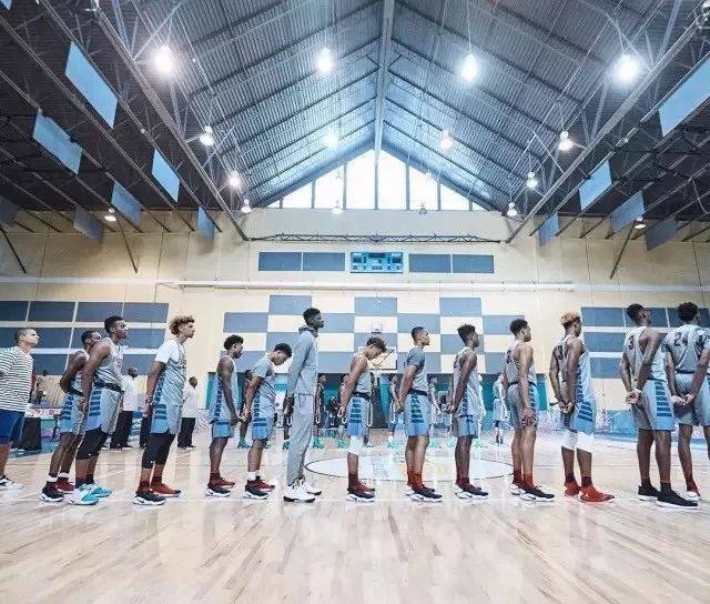 你的第一件球衣是哪个队的,还记得你的第一件球衣是几号吗