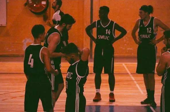 你的第一件球衣是哪个队的,还记得你的第一件球衣是几号吗