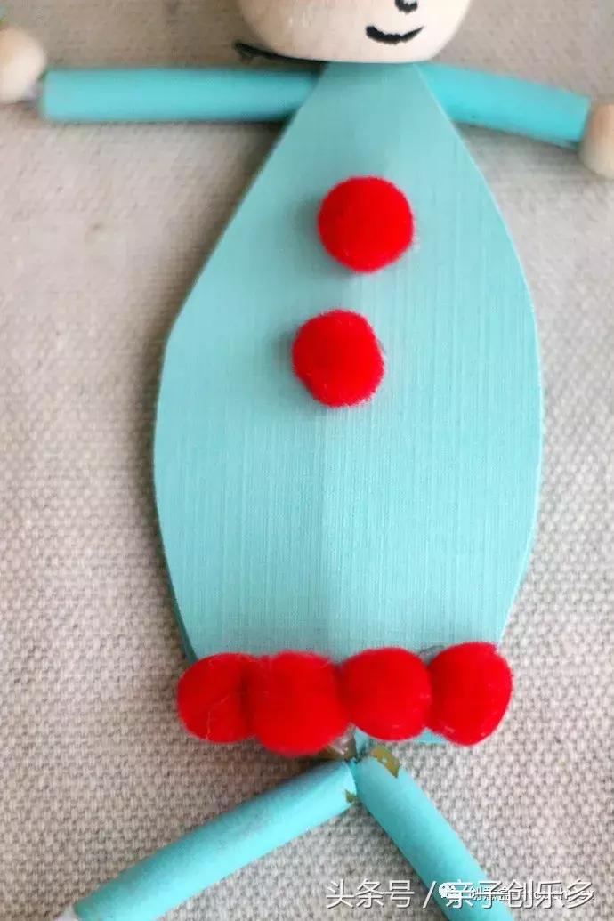 周末在家给孩子做什么玩具,熊孩子在家玩手机