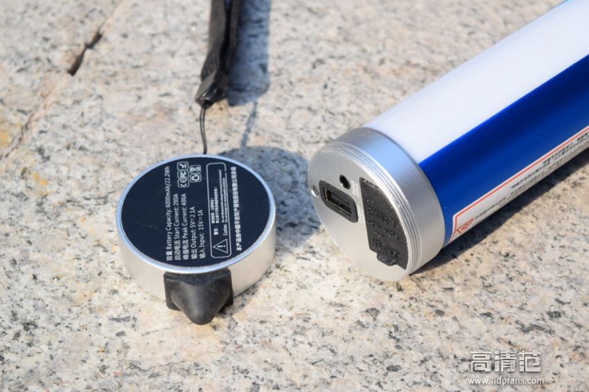 车载应急多功能手电筒,车用户外应急工具多功能手电筒