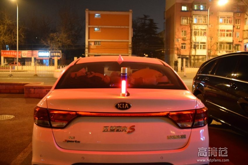 车载应急多功能手电筒,车用户外应急工具多功能手电筒