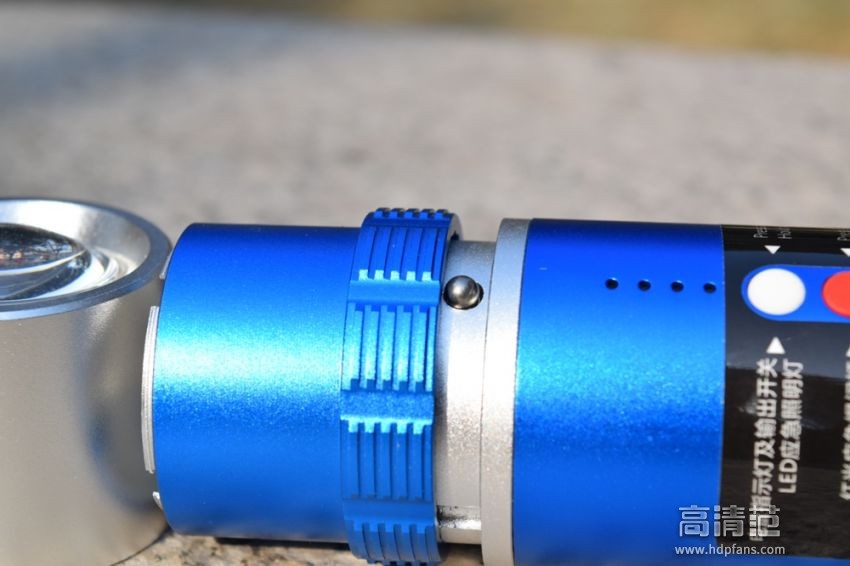 车载应急多功能手电筒,车用户外应急工具多功能手电筒