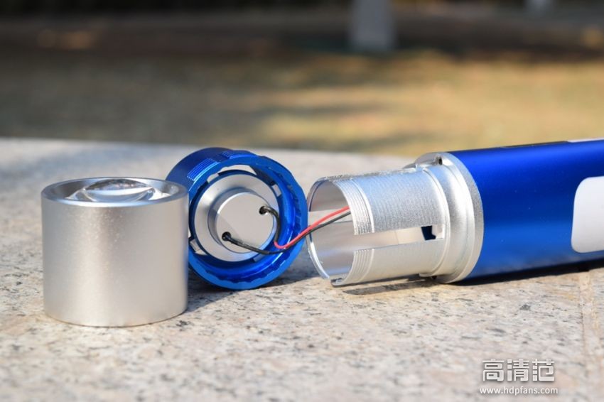 车载应急多功能手电筒,车用户外应急工具多功能手电筒