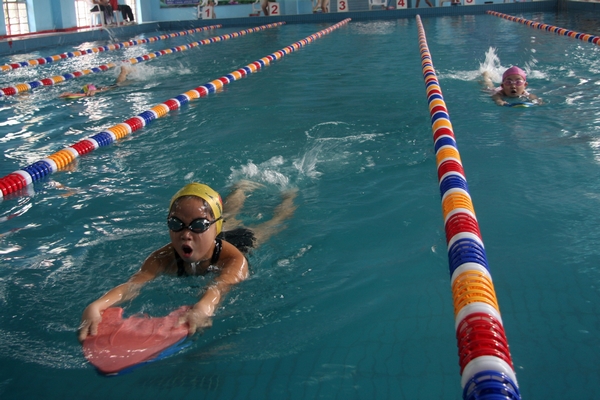 南通体育中考项目和评分标准公布！首次允许游泳代替耐久跑