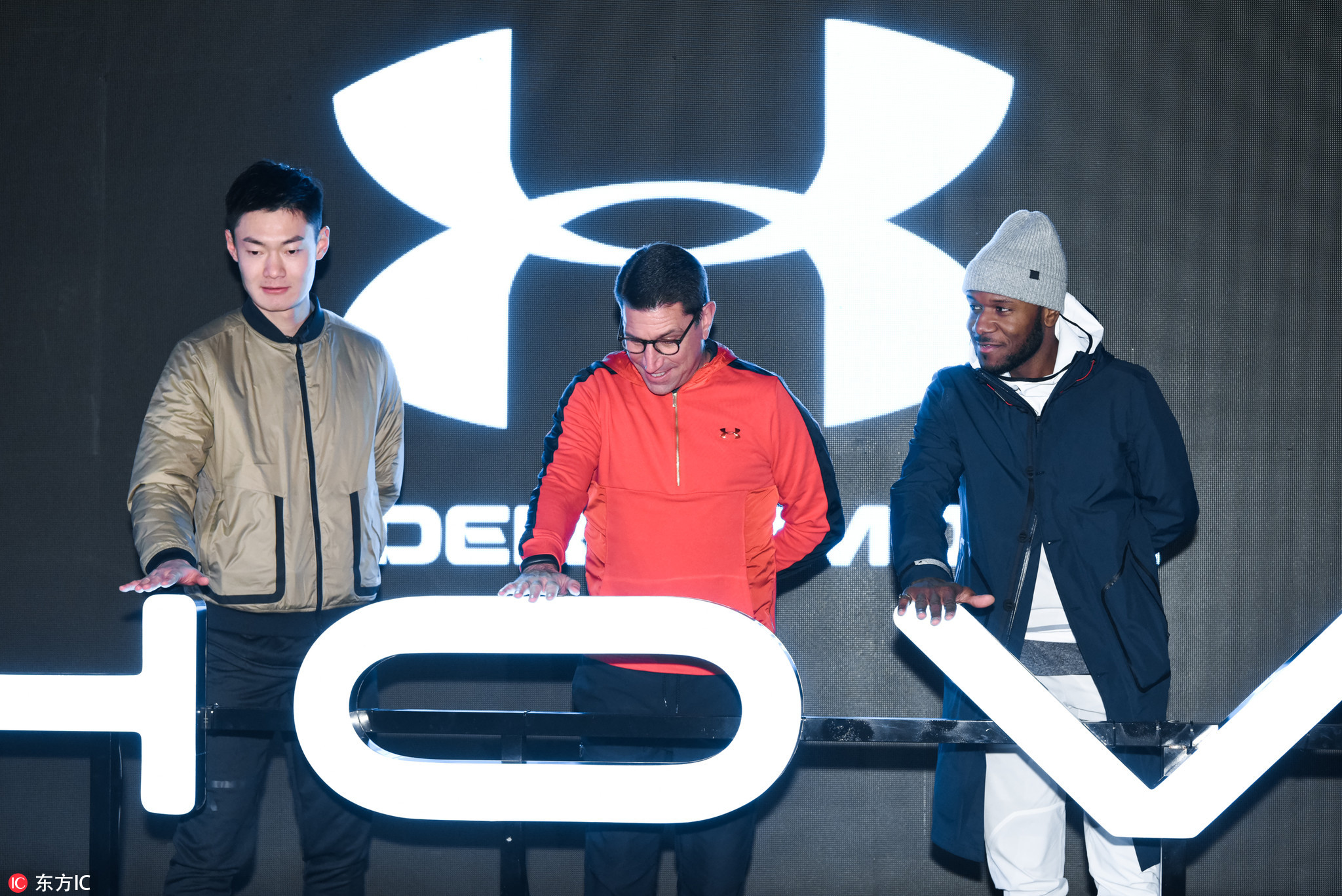 安德玛顶碳跑鞋,安德玛跑鞋矩阵稳定支撑