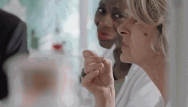 顾客不是上帝顾客是粉丝,顾客不是上帝是丈母娘