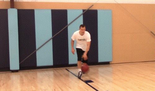 左手差的选手的运球连招,如何强化左手运球