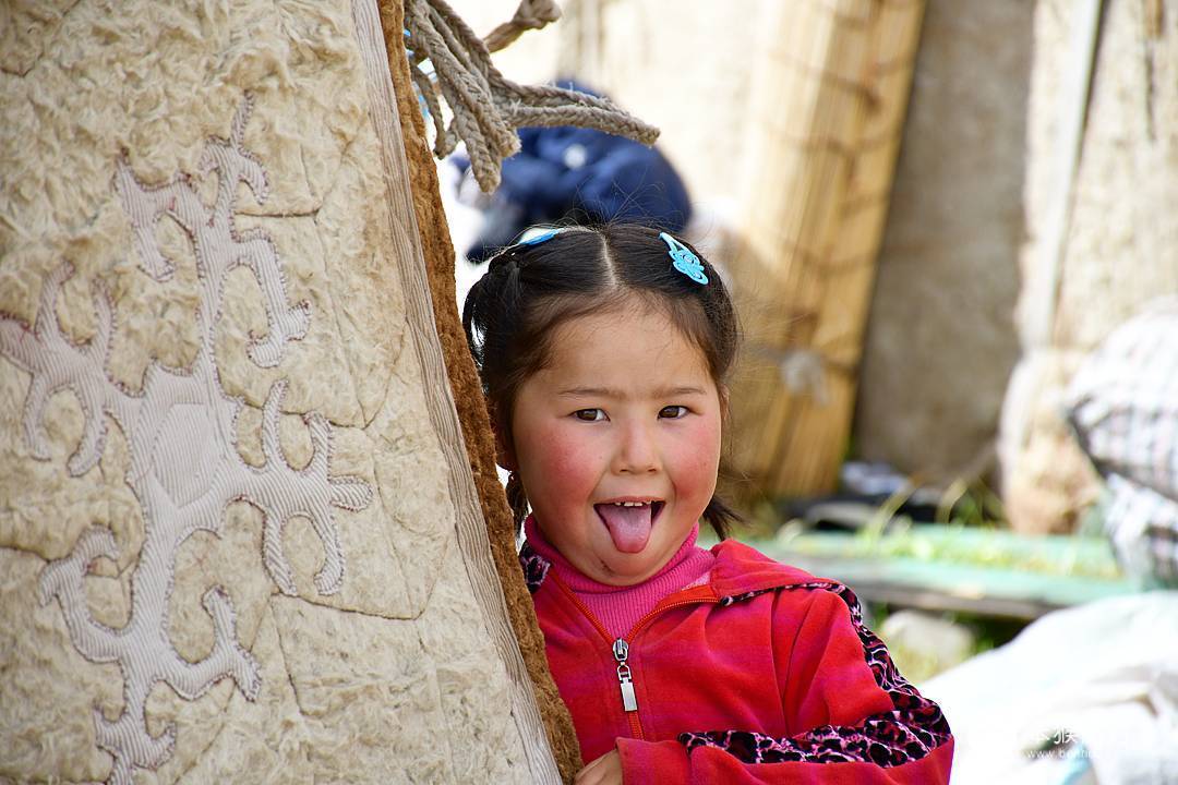 这里曾是中国领土，被誉为「中亚瑞士」，游客3天拿到电子签