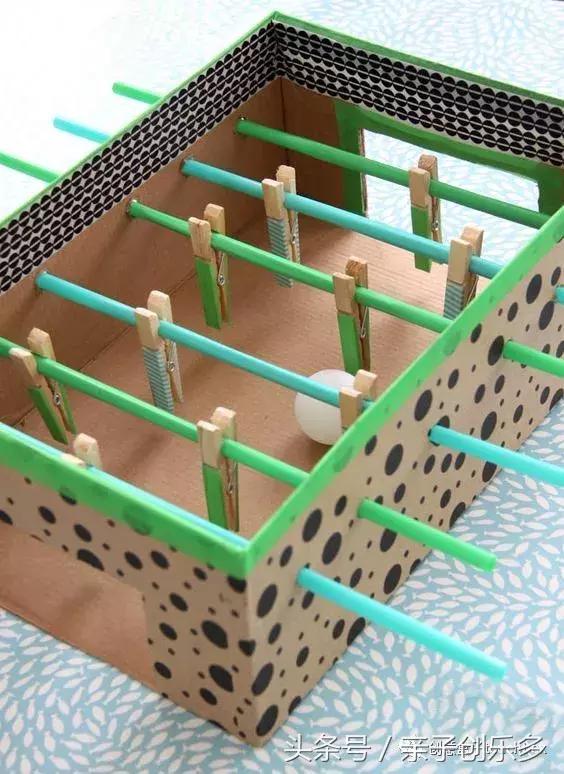 周末在家给孩子做什么玩具,熊孩子在家玩手机